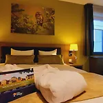Azur En Ardenne 4* 더뷔
