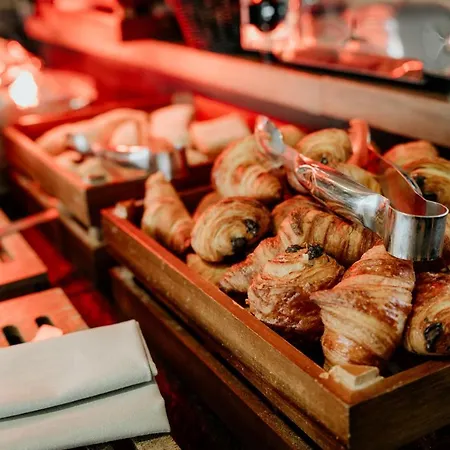 فندق أزور إن أردين