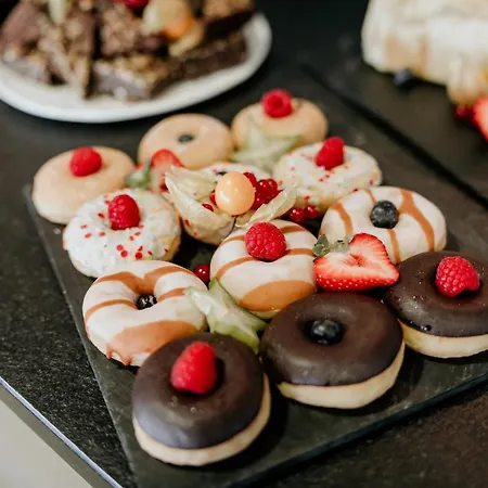 أزور إن أردين فندق دربي