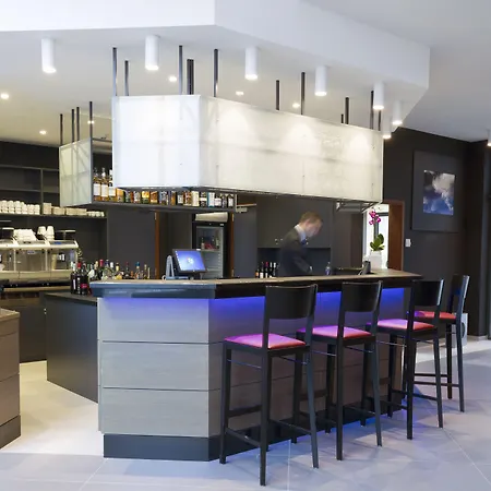 أزور إن أردين فندق دربي