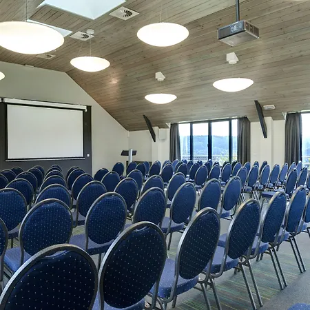 奥兹恩阿登纳酒店 杜柏