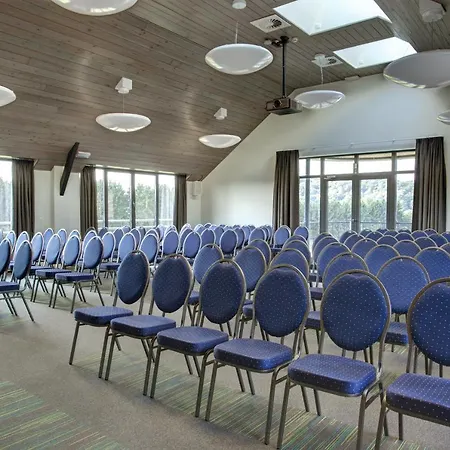 أزور إن أردين فندق دربي