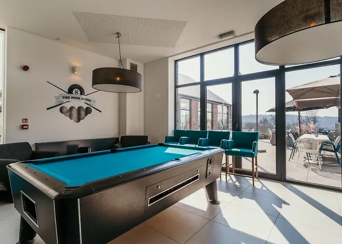 Azur En Ardenne 더뷔