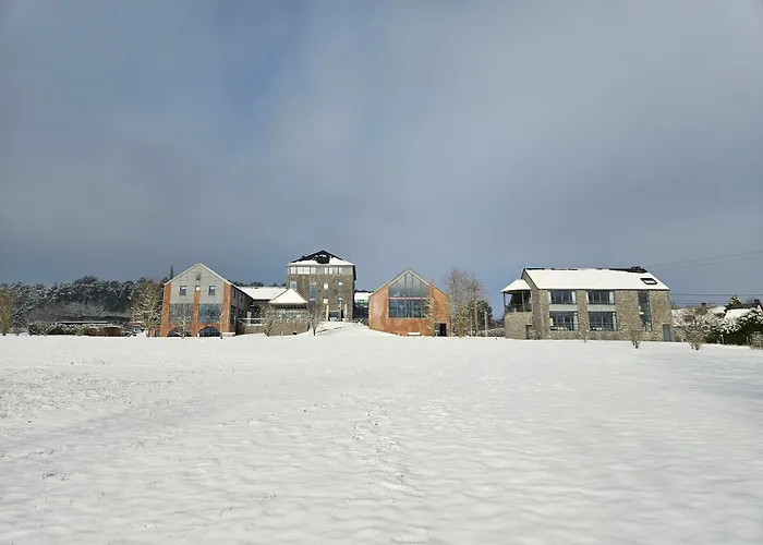 Azur En Ardenne 호텔 4*