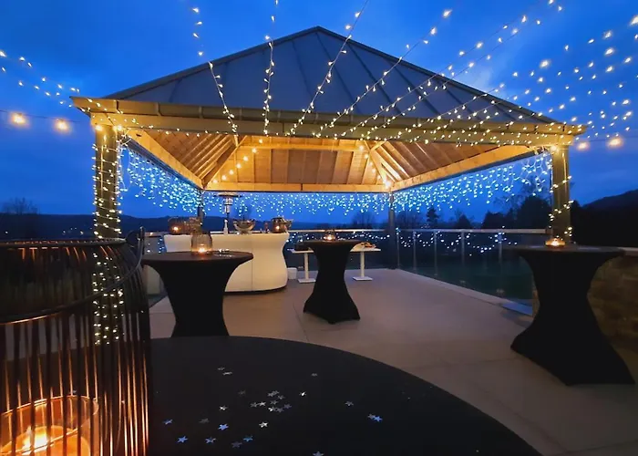 Azur En Ardenne 호텔 4*