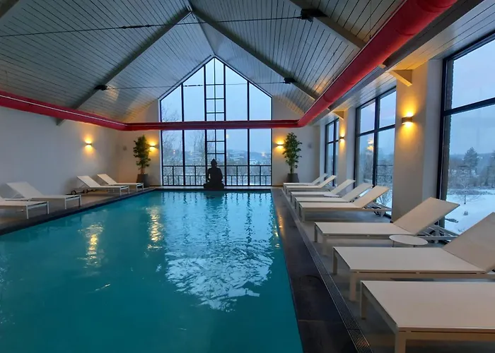 Azur En Ardenne 더뷔