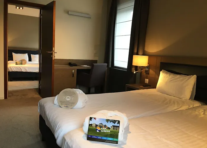 Azur En Ardenne 더뷔