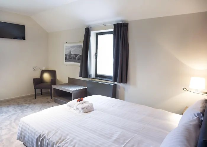 호텔 Azur En Ardenne 4*