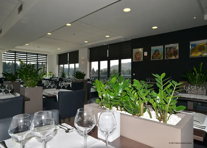 Azur En Ardenne 호텔