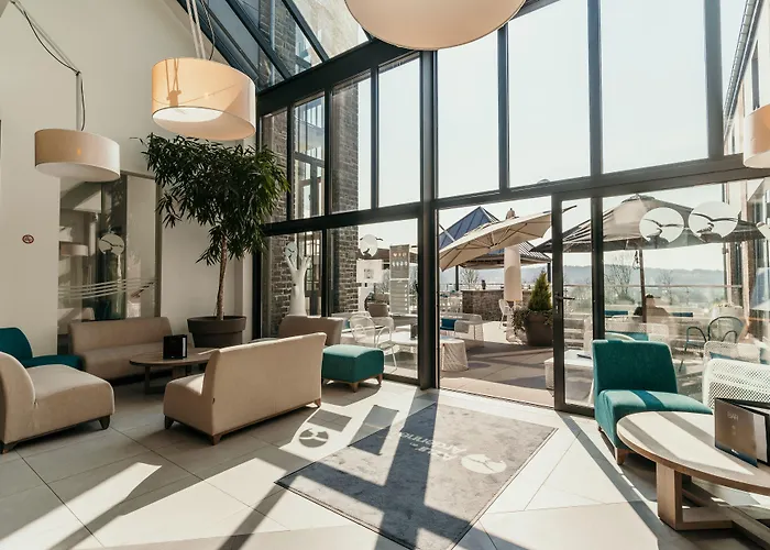 Azur En Ardenne 더뷔