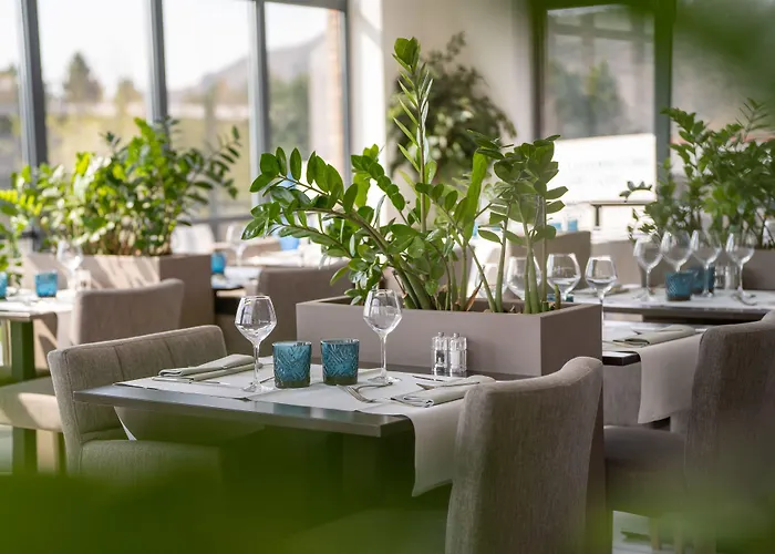 Azur En Ardenne 호텔 4*